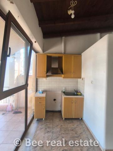261022-295