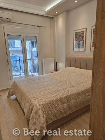 231001039-683