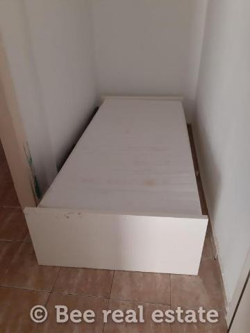 231011001-486