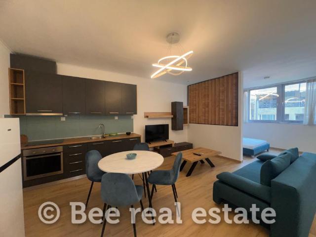 231011161-399